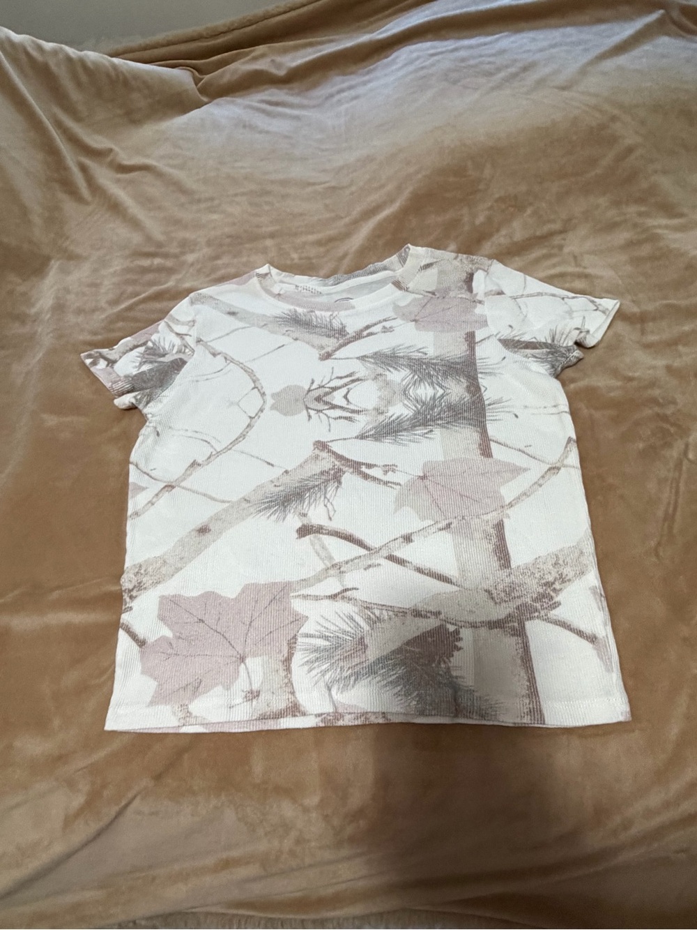 Social Culture Ribbed Short Sleeve Tee in White and Light Brown Women’s Large